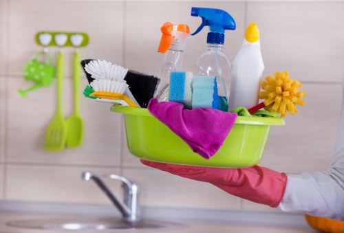 Local cleaners carrying out end of tenancy cleaning in Sutton flat
